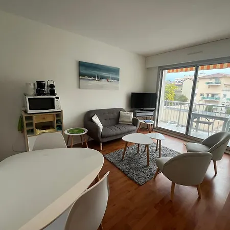 24m² Au Centre D'arcachon, Proche Gare Et Plage, Balcon Sud - Fr-1-374-104 * Arcachon